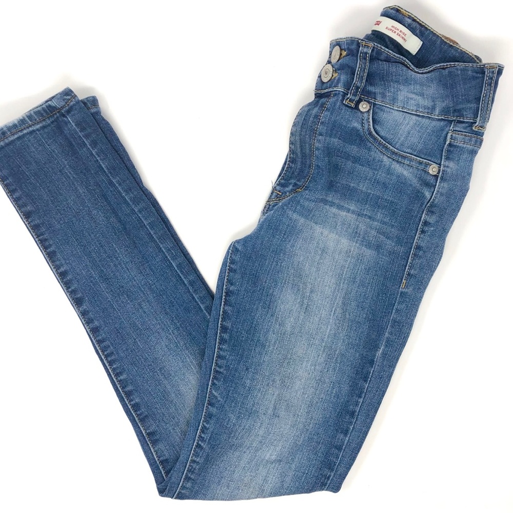 Levi girl high rise super skinny jeans